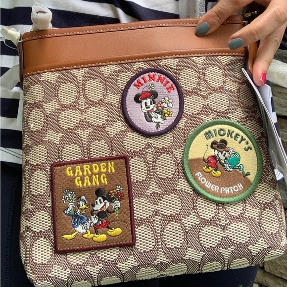 Authentic COACH 1941 signature jacquard/glovetanned leather zip top DISNEY Crosb - Picture 6 of 16